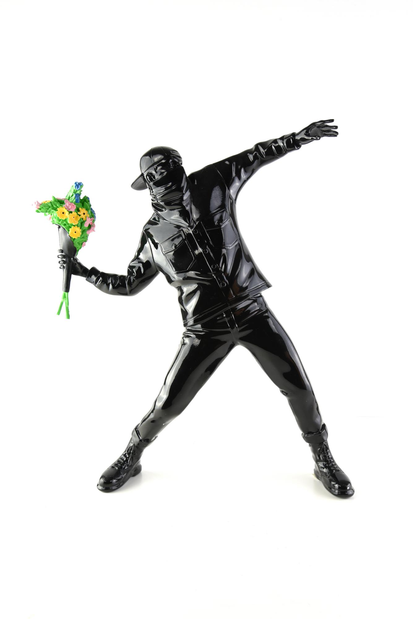Banksy & Brandalism FLOWER BOMBER scultura in polystone, cm 36,5x35x10 sulla...