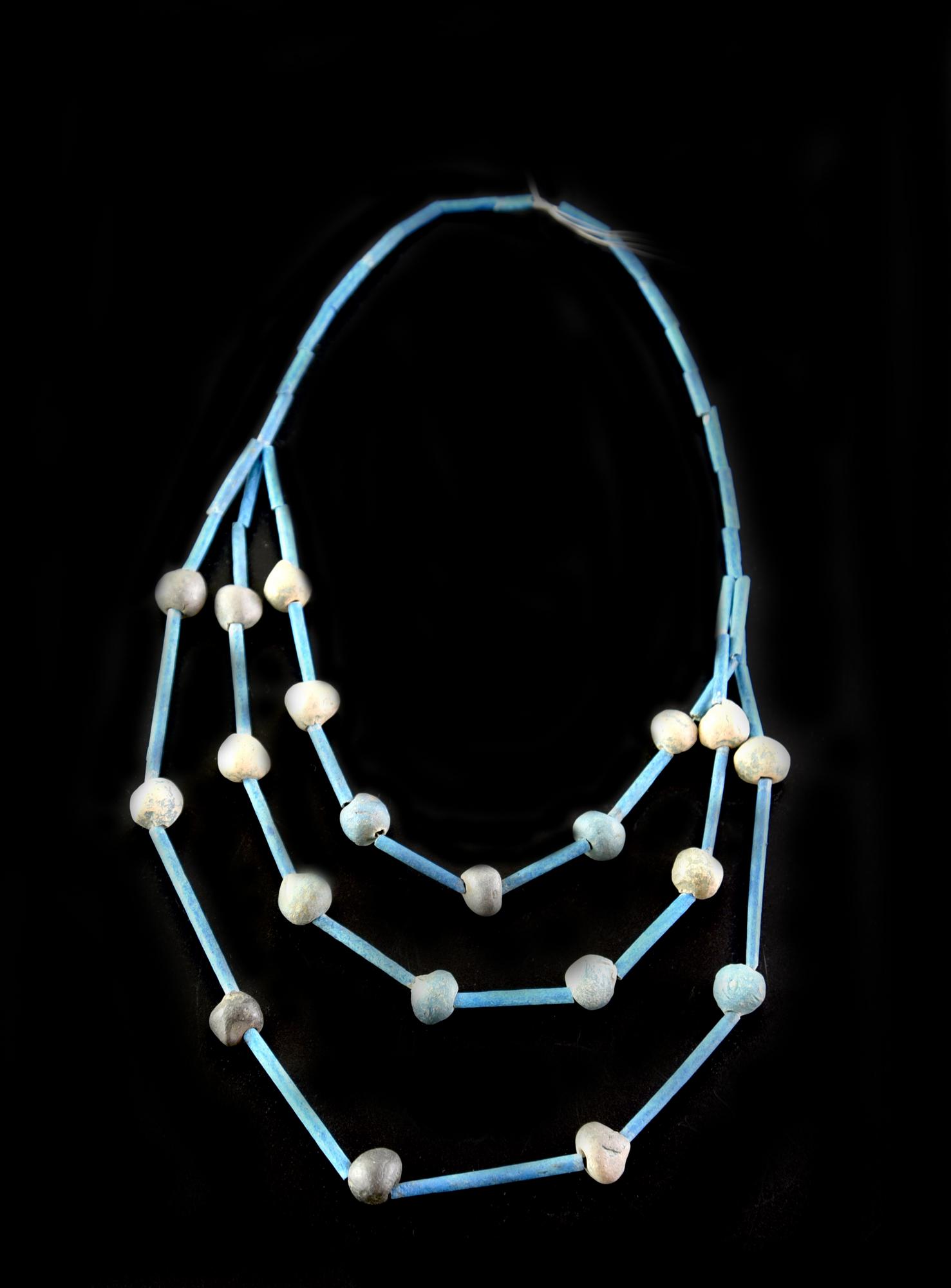 COLLANA EGIZIA DATAZIONE: epoca tarda, 716-30 a. C. MATERIA E TECNICA:...