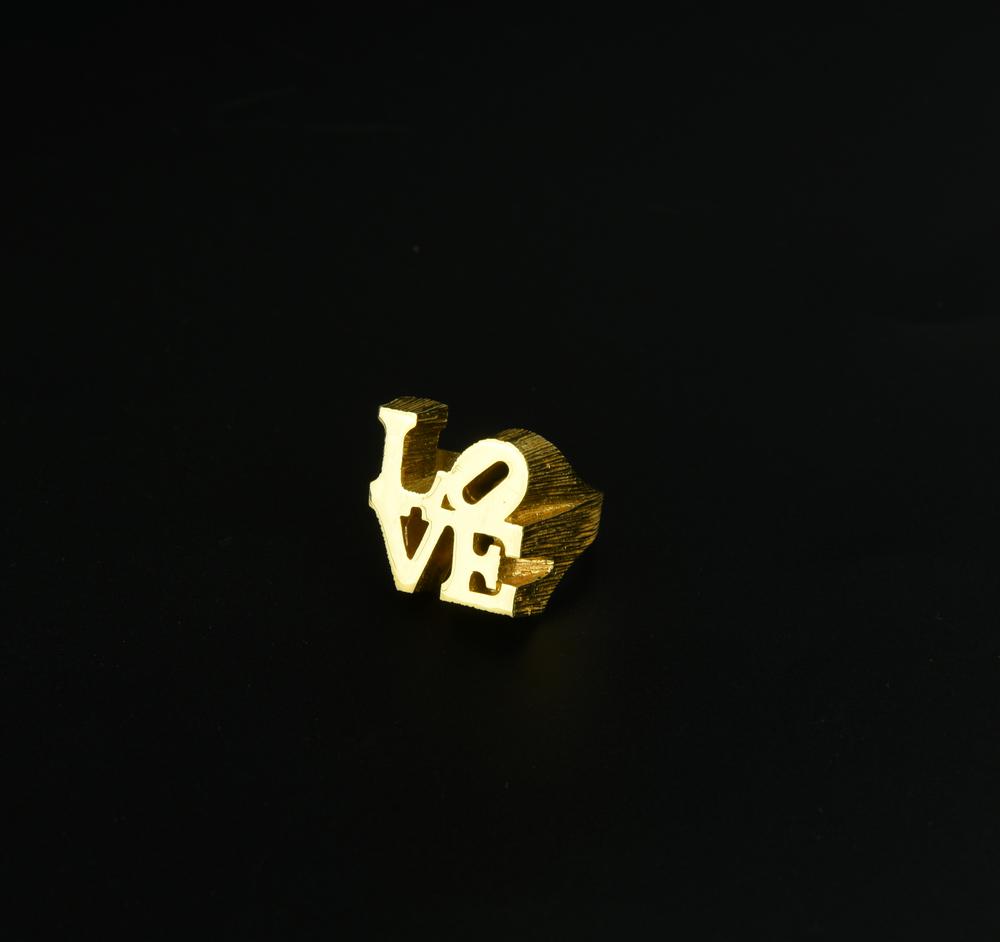 Robert Indiana, (1928 - 2018) THE LOVE RING bronzo placcato oro, cm 2,4x2...