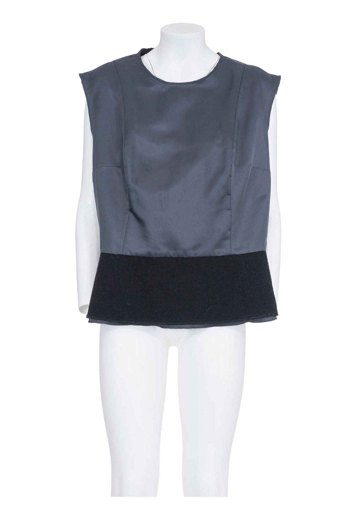 MAISON MARTIN MARGIELA Rare oversize anatomic sleeveless top DESCRIPTION:...