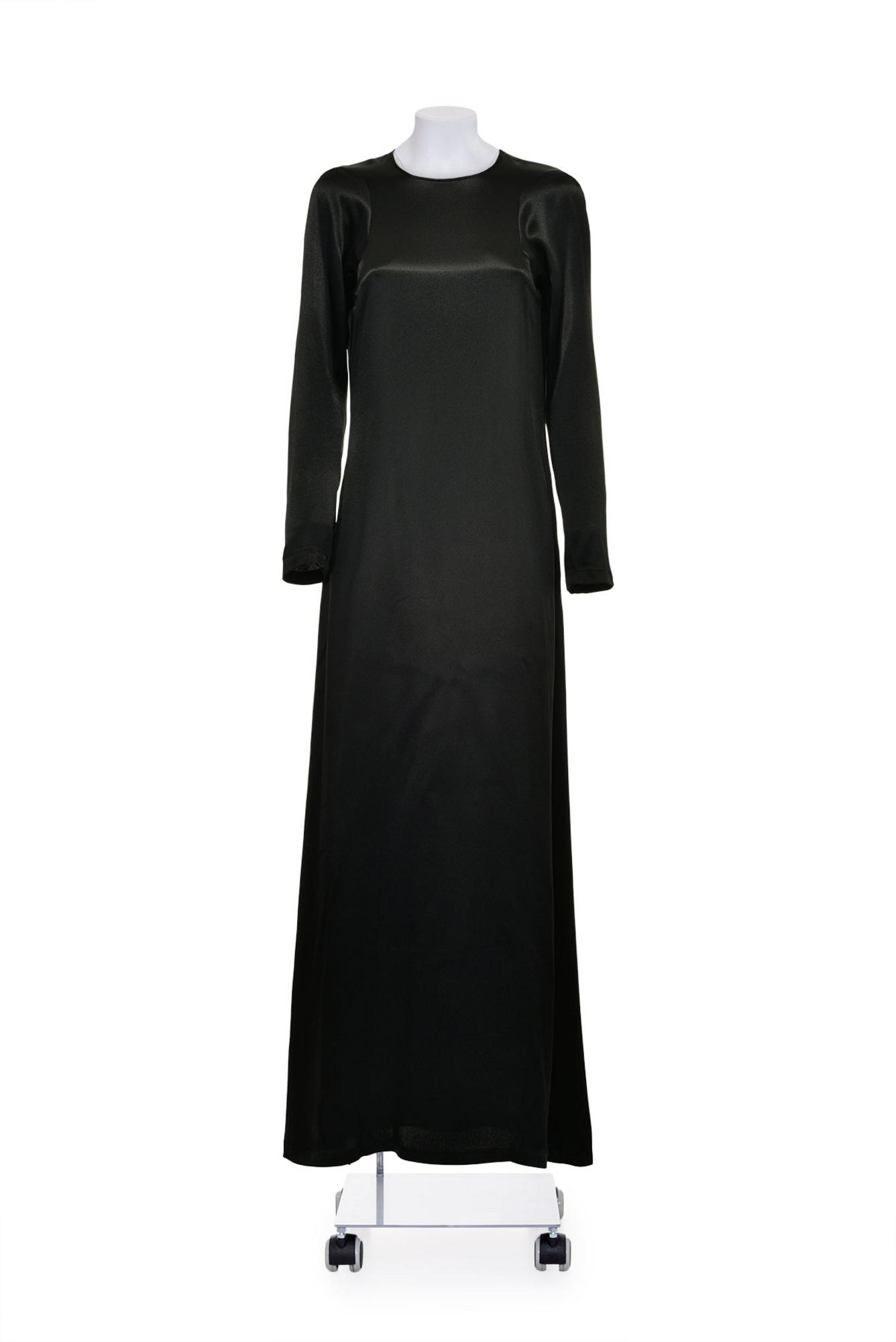 MAISON MARTIN MARGIELA Long satin flared dress DESCRIPTION: Long black satin...