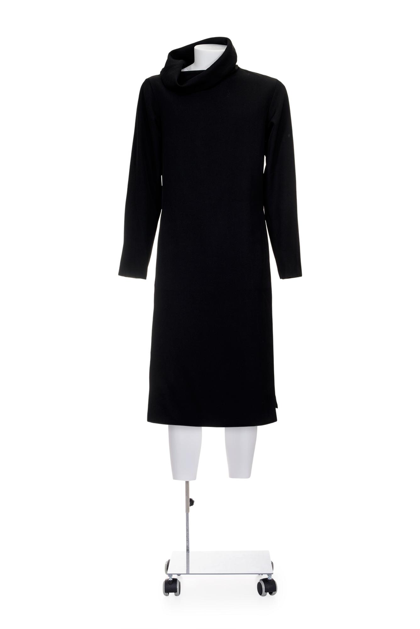 YVES SAINT LAURENT BY HEDI SLIMANE Rare wool djellaba DESCRIPTION: Rare black...