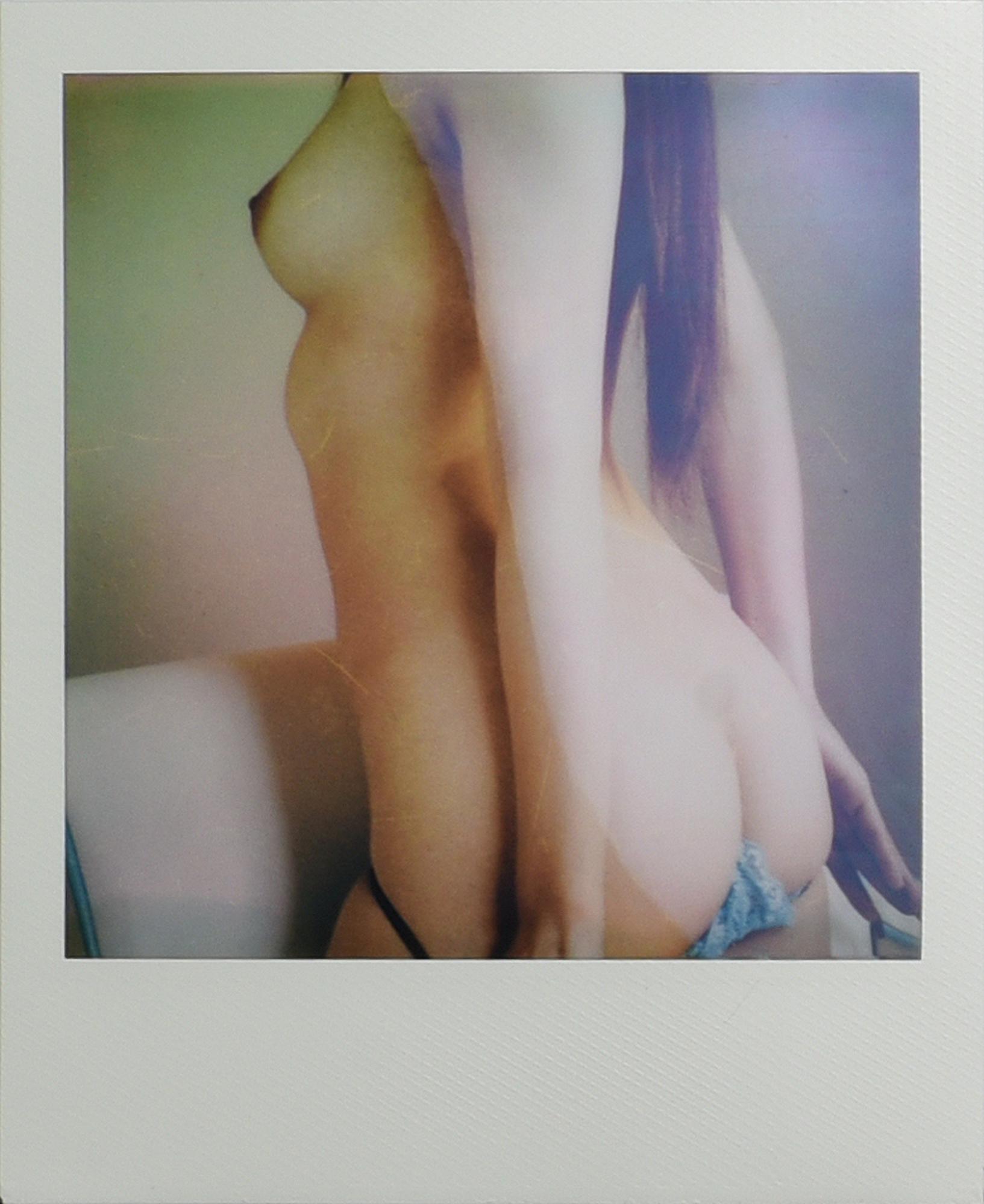 Araki Nobuyoshi SENZA TITOLO polaroid, cm 11x9 sul retro: firma