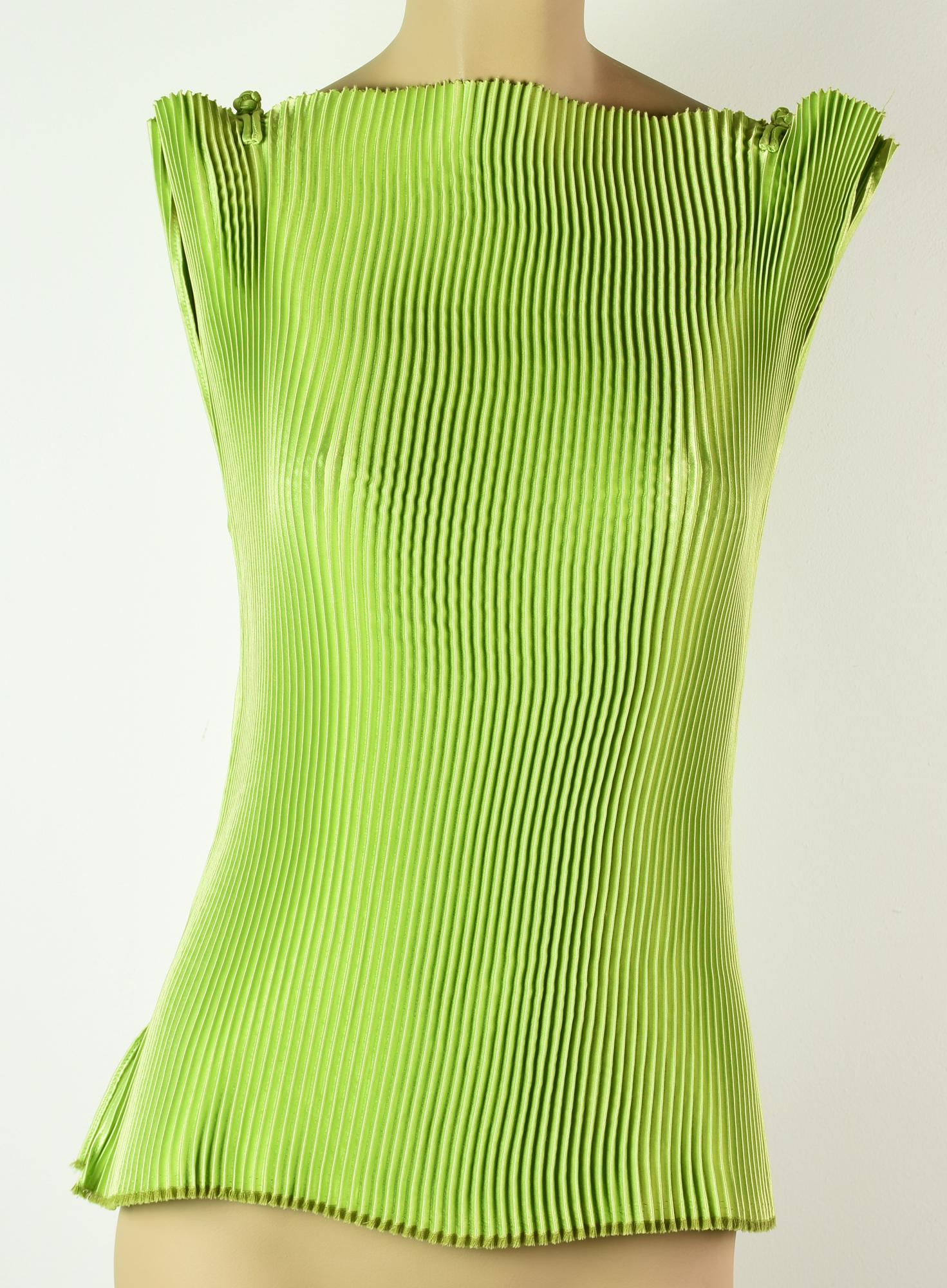 Nagara for Jim Thompson PLEATED TOP Description: Green sleeveless silk top....