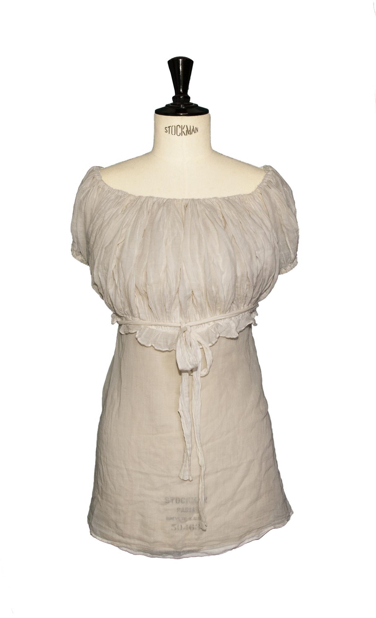 Vivienne Westwood BLOUSE DE LA REINE Description: Blouse in very fine white...