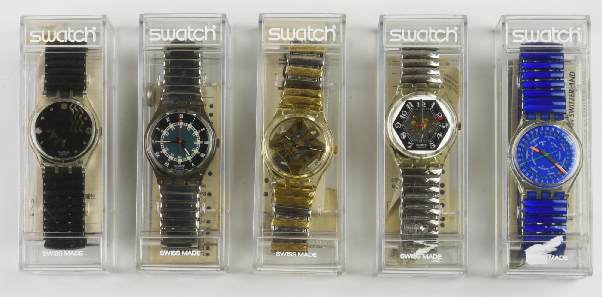 LOTTO DI CINQUE SWATCH, 1993 composto da: -SWATCH mod. FLAKE, cod....