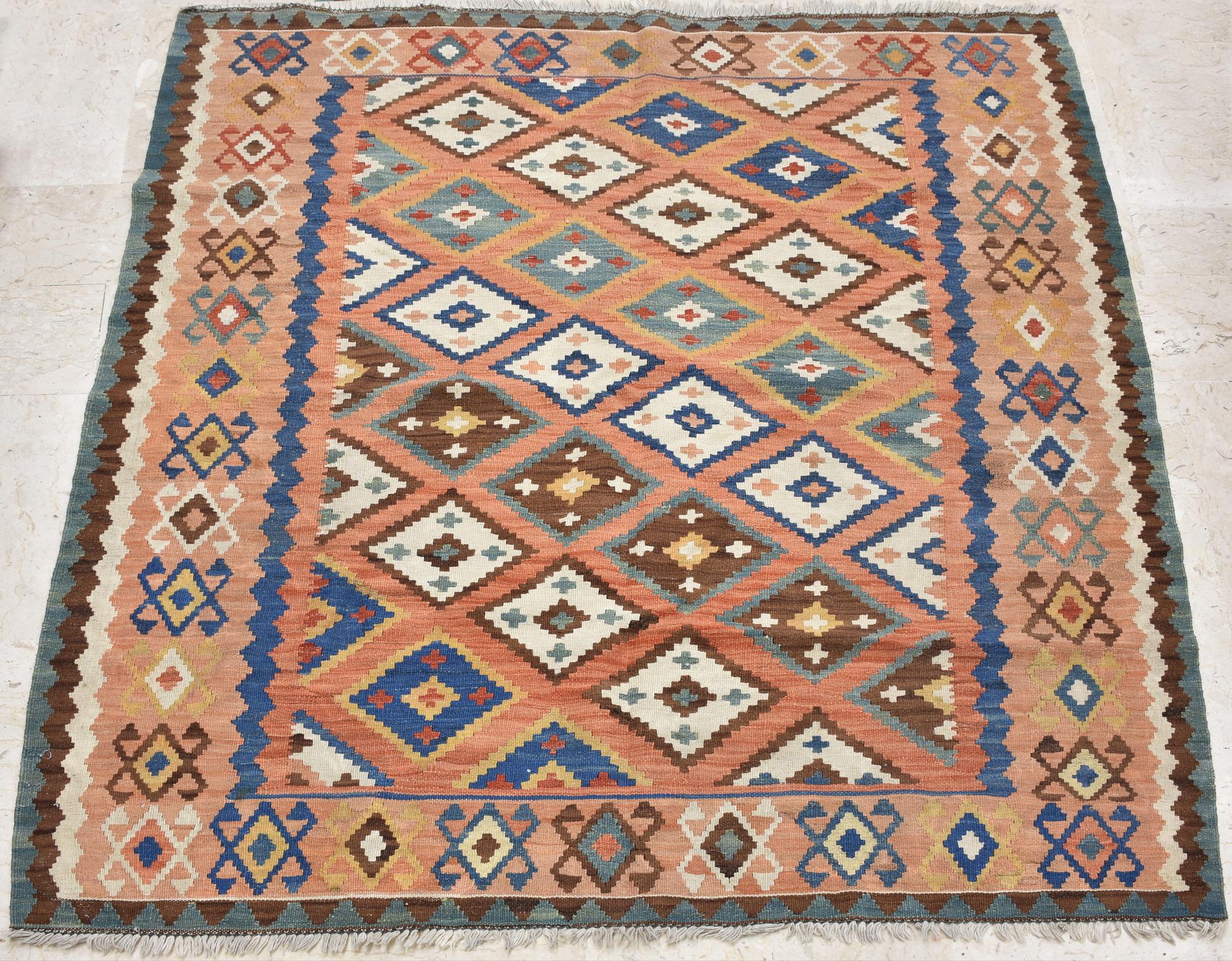 TAPPETO KILIM cm 200x175 segni di usura