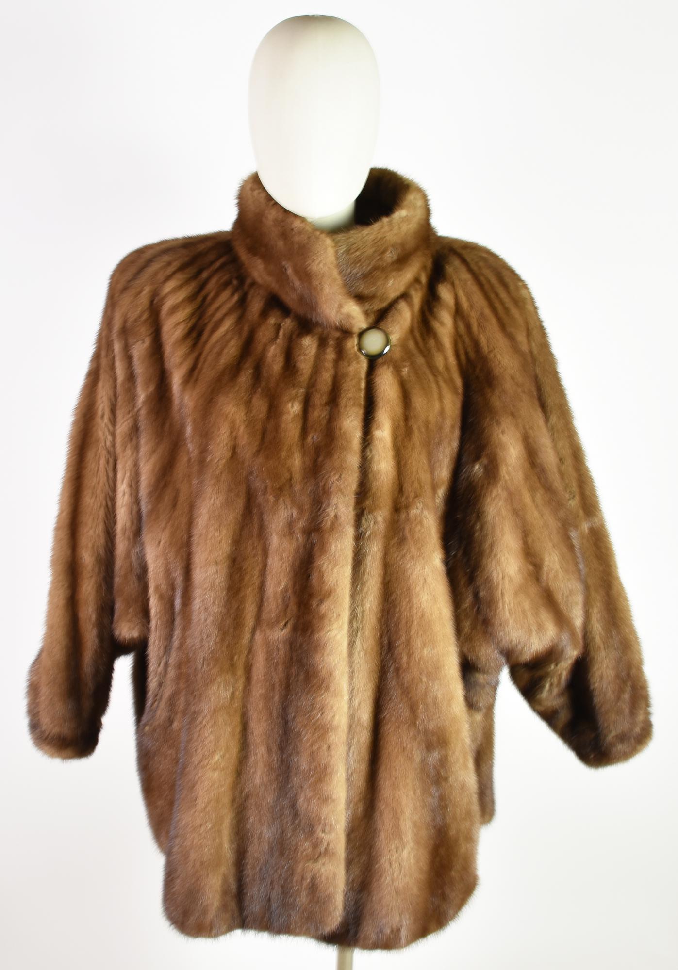 VINTAGE MINK FUR DESCRIPTION: Vintage mink fur coat from Roberto Antonello...