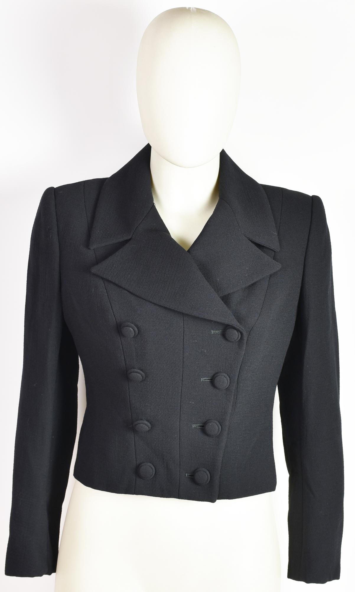 Anna Molinari SHORT JACKET DESCRIPTION: Short double-breasted black wool...