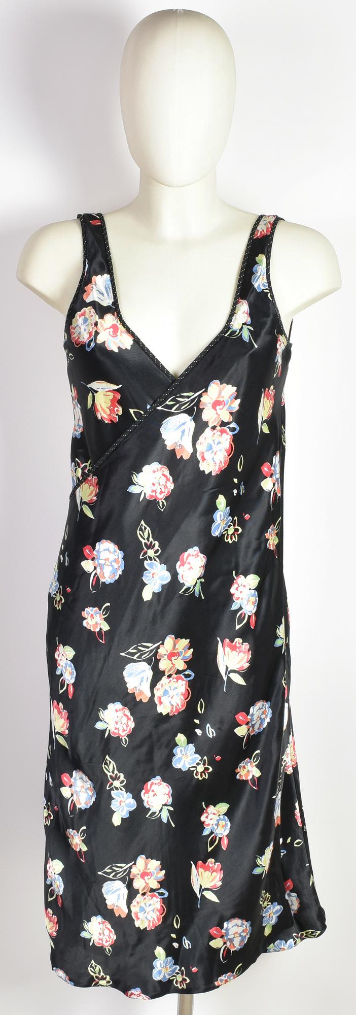 Emporio Armani WRAP DRESS DESCRIPTION: Wrap dress in printed fabric. Size 46...