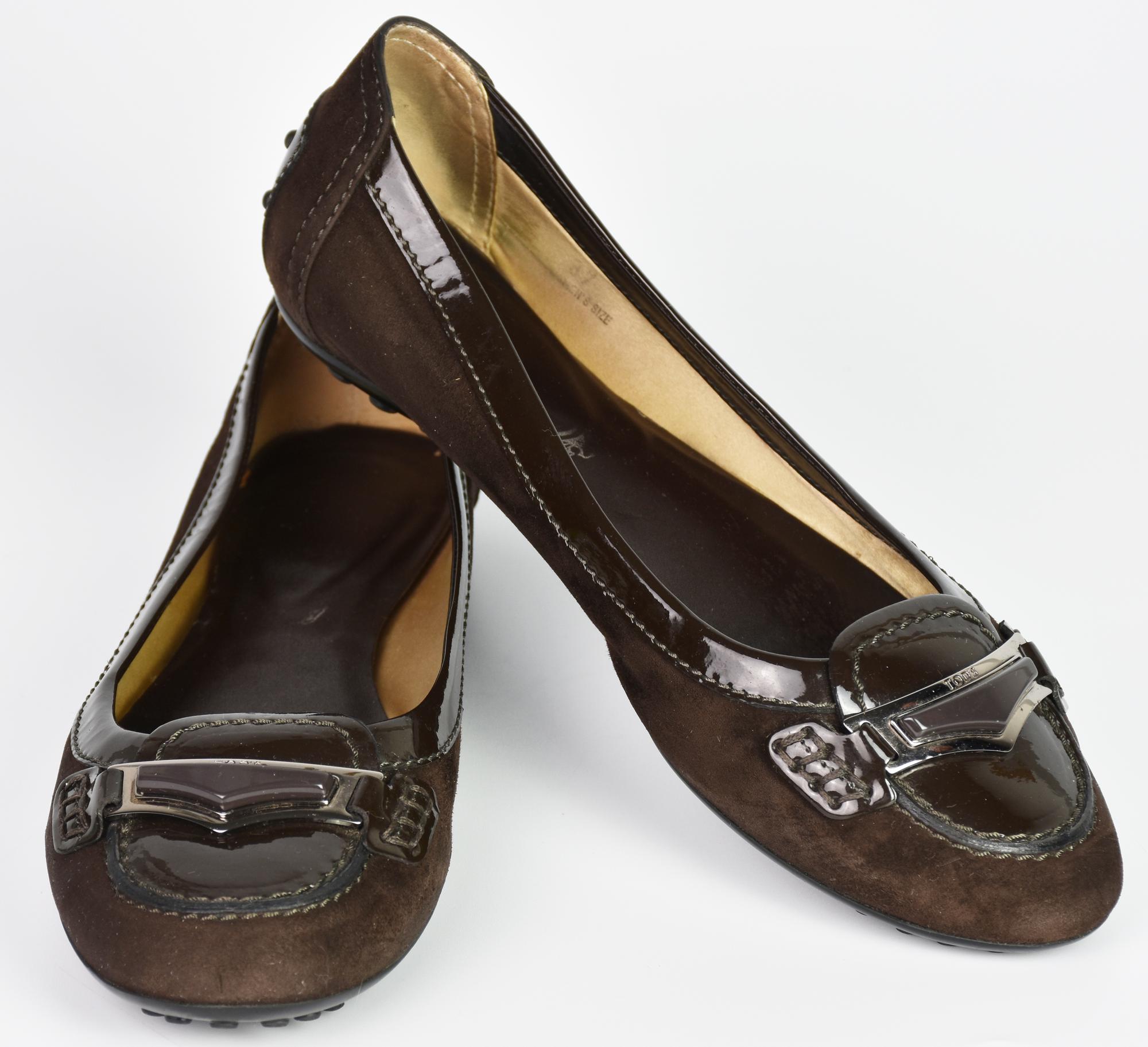 Tod's BALLET FLATS DESCRIPTION: Brown suede ballerina flats with buckle. Size...