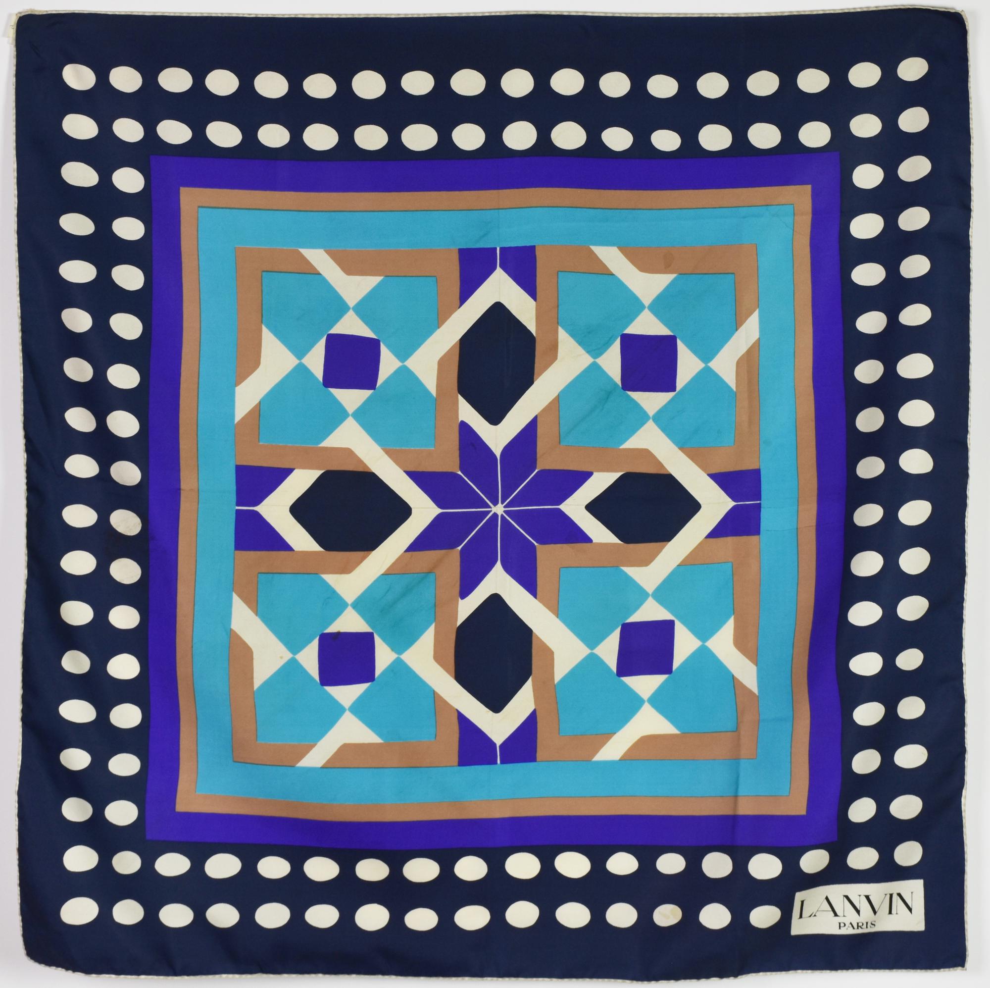 Lanvin FOULARD DESCRIPTION: Silk scarf with original box. Dimensions: 77x77...