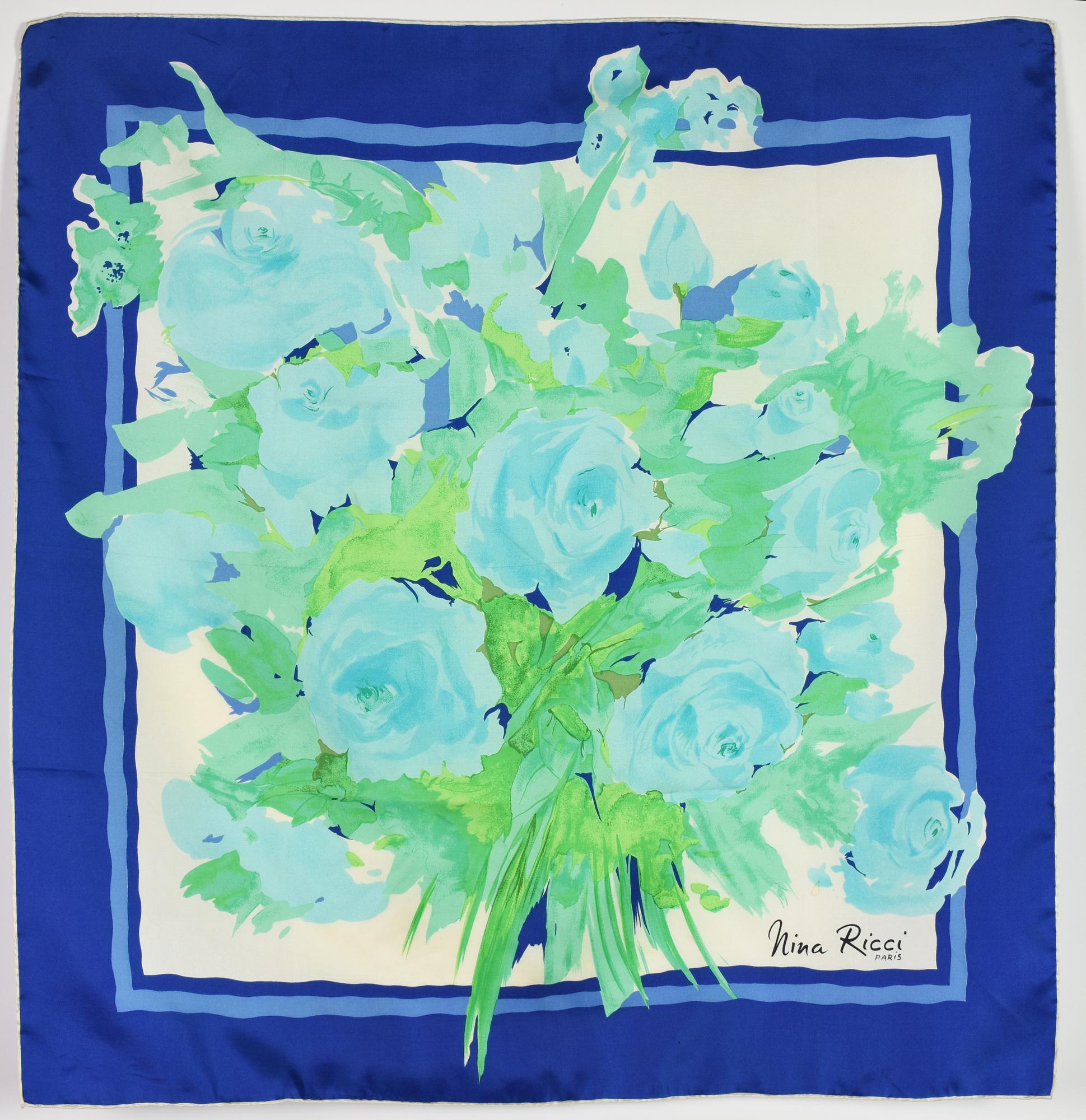 Nina Ricci FOULARD DESCRIPTION: Silk scarf. Dimensions: 80x80 cm. Shows...