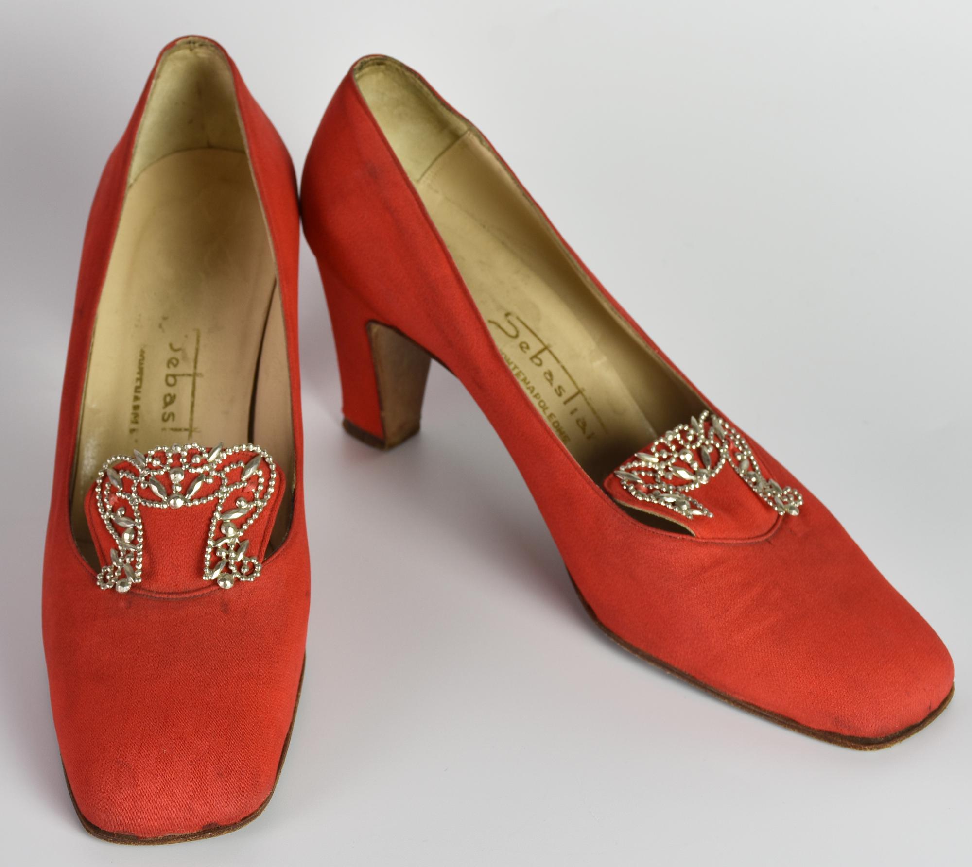 Sebastian Montenapoleone SHOES DESCRIPTION: Shoes in red crepe and vamp with...