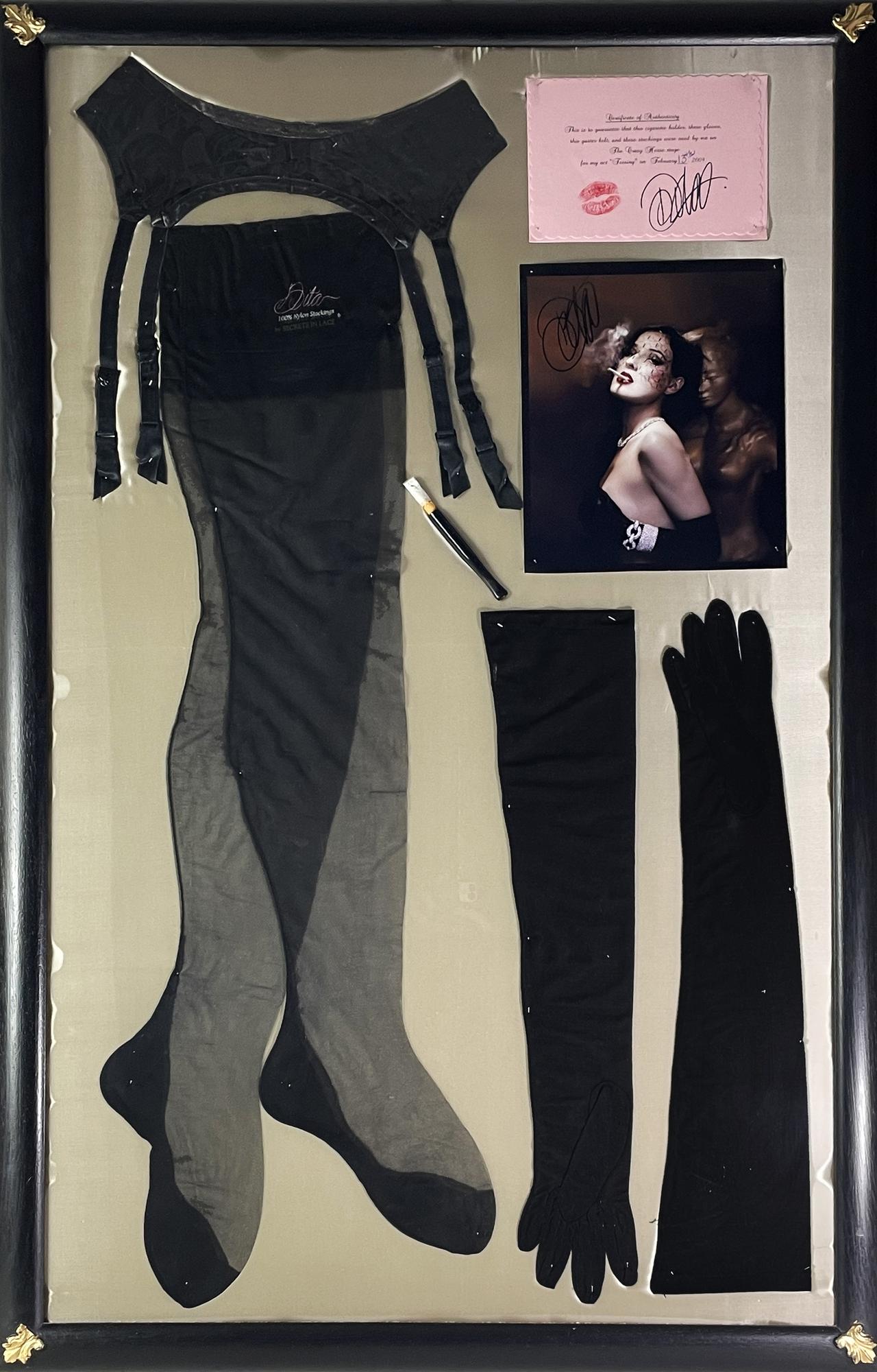 Dita Von Teese THE CRAZY HORSE STAGE ACCESSORIES DESCRIPTION: Gloves,...