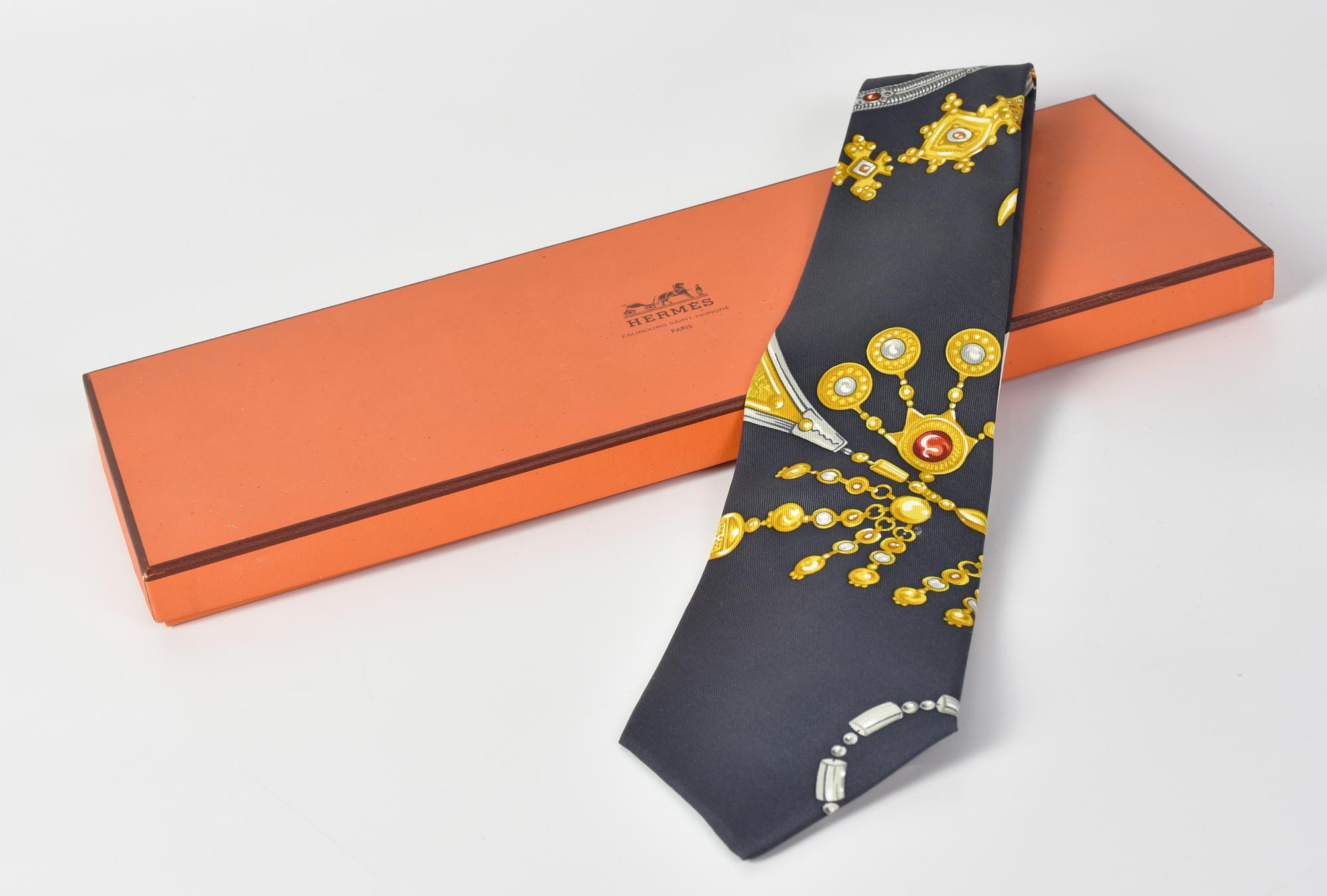 Hermes SILK TIE DESCRIPTION: Silk tie 'Parure des Sables'. With original box...