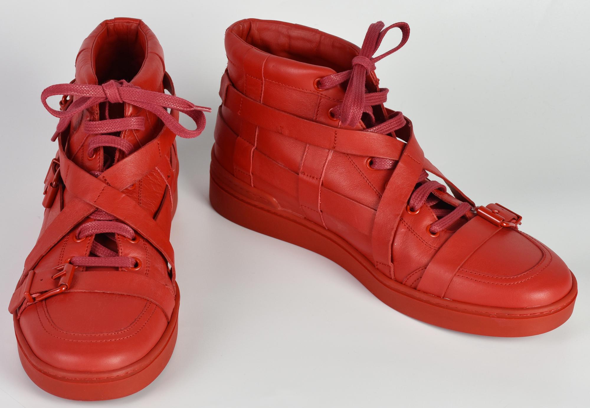 Moschino MAN SNEAKERS DESCRIPTION: High-top men's sneakers in red calf...