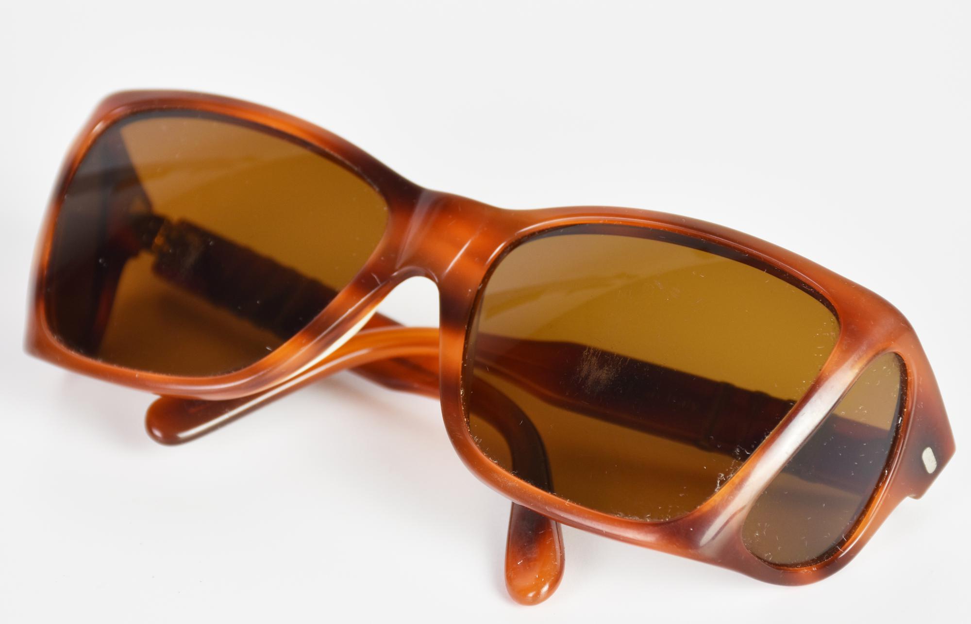 Persol VINTAGE QUATTROLENTI SUNGLASSES DESCRIPTION: Vintage sunglasses of the...