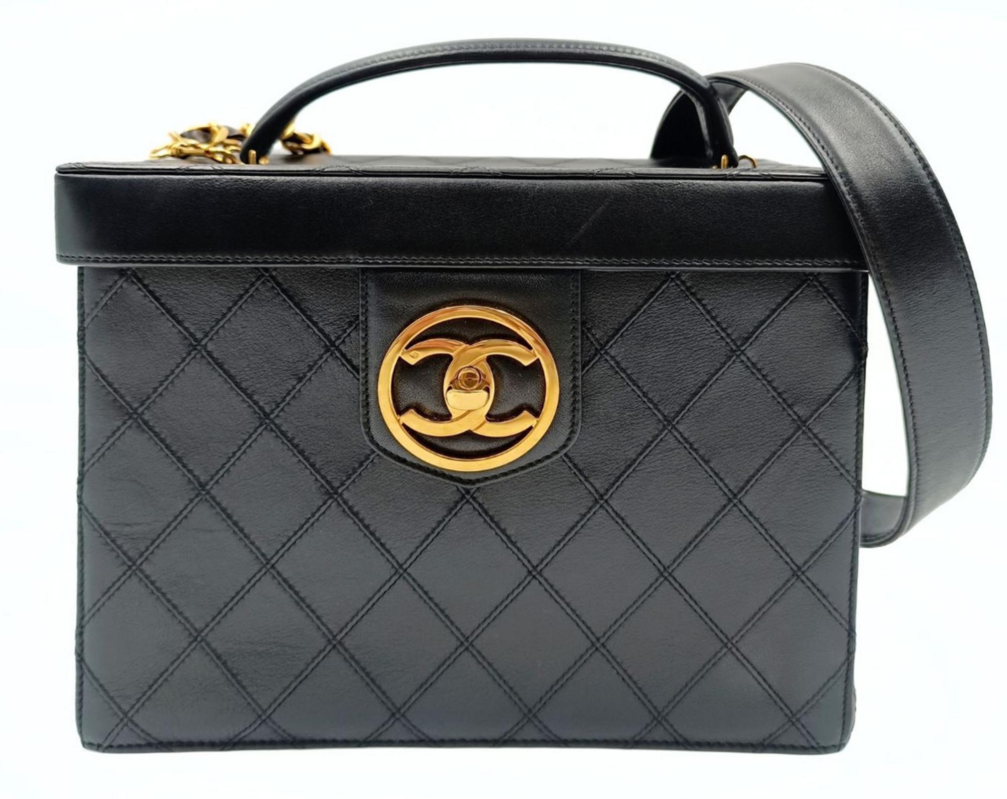 Chanel BORSA TROUSSE MATELASSE' DESCRIPTION: Chanel quilted cosmetic bag in...