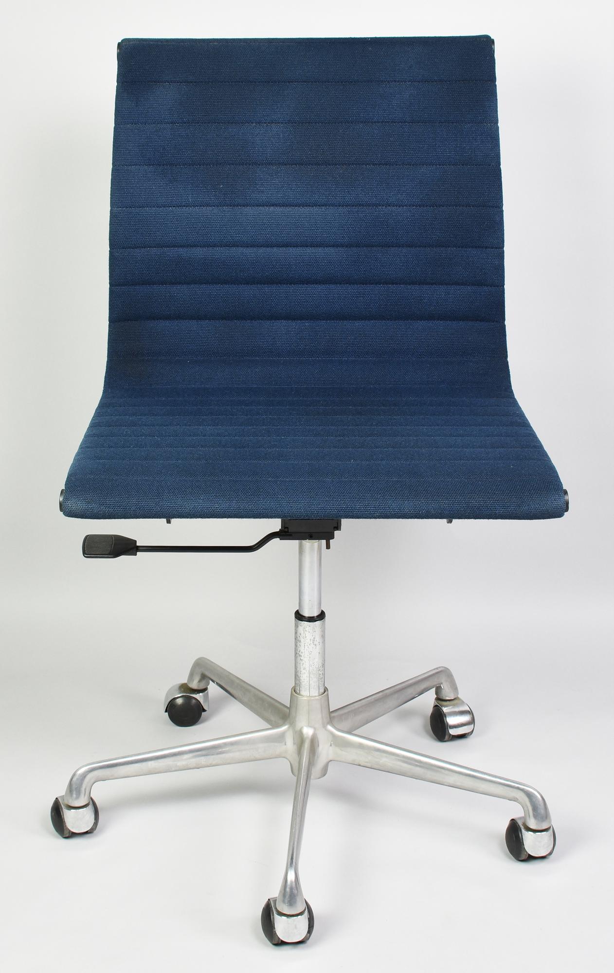 Charles Eames EA 108 CHAIR PER ICF CADSANA, 1958 sedia girevole da ufficio,...