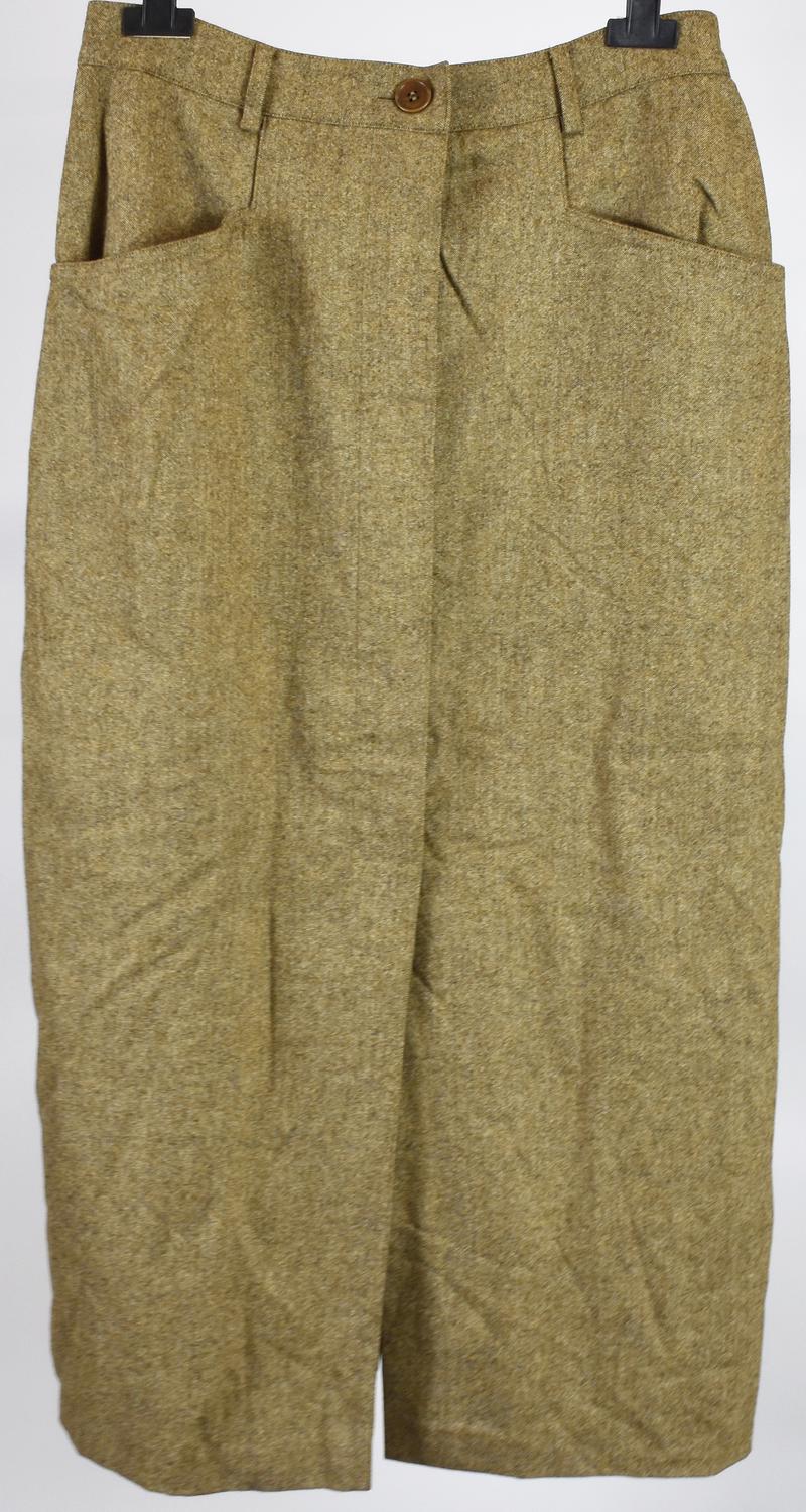 MaxMara PENCIL SKIRT DESCRIPTION: Long skirt in pure virgin wool. Buttons...