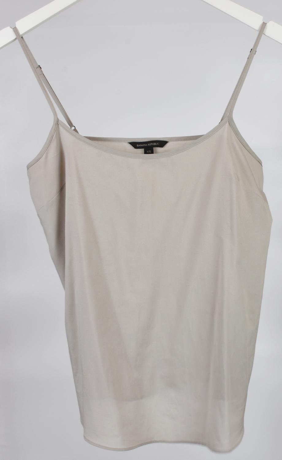 Banana Republic TOP DESCRIPTION: Top with adjustable thin straps. Size XS....