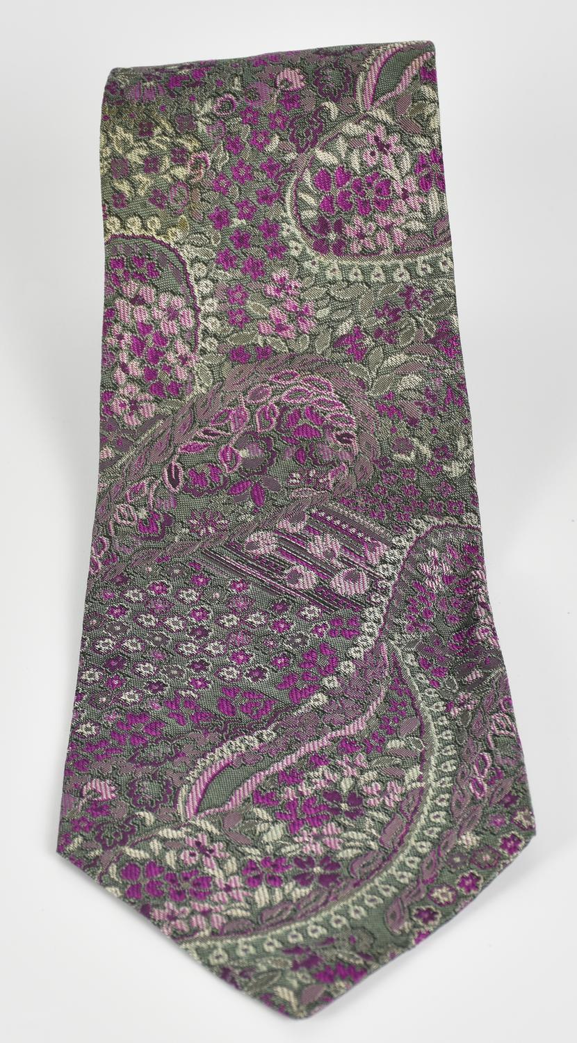 Gianni Versace SILK TIE DESCRIPTION: Silk tie. Made in Italy. Perfectly...