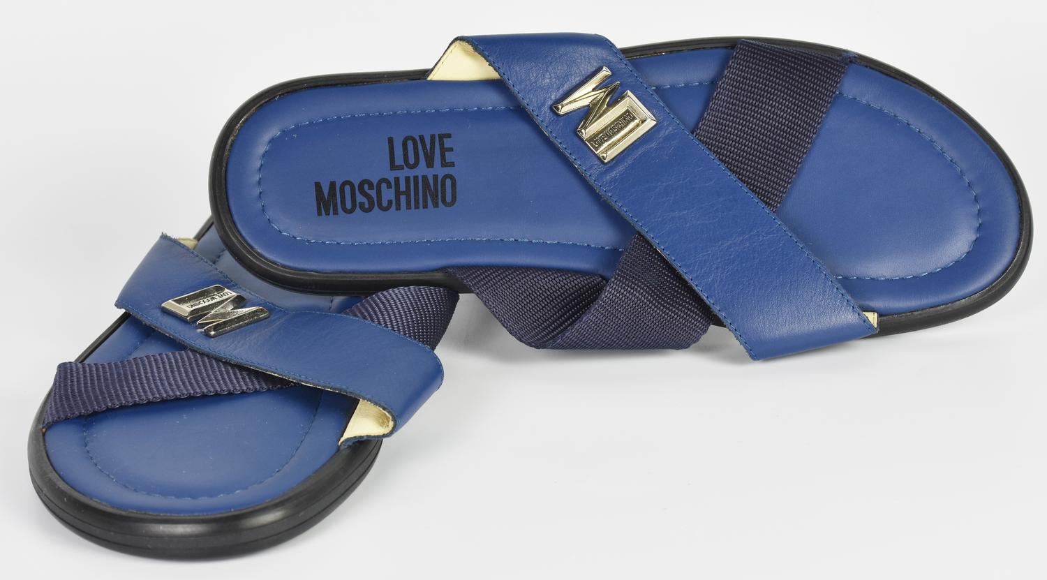 Love Moschino MAN SANDALS DESCRIPTION: Men's blue sandals in leather and...