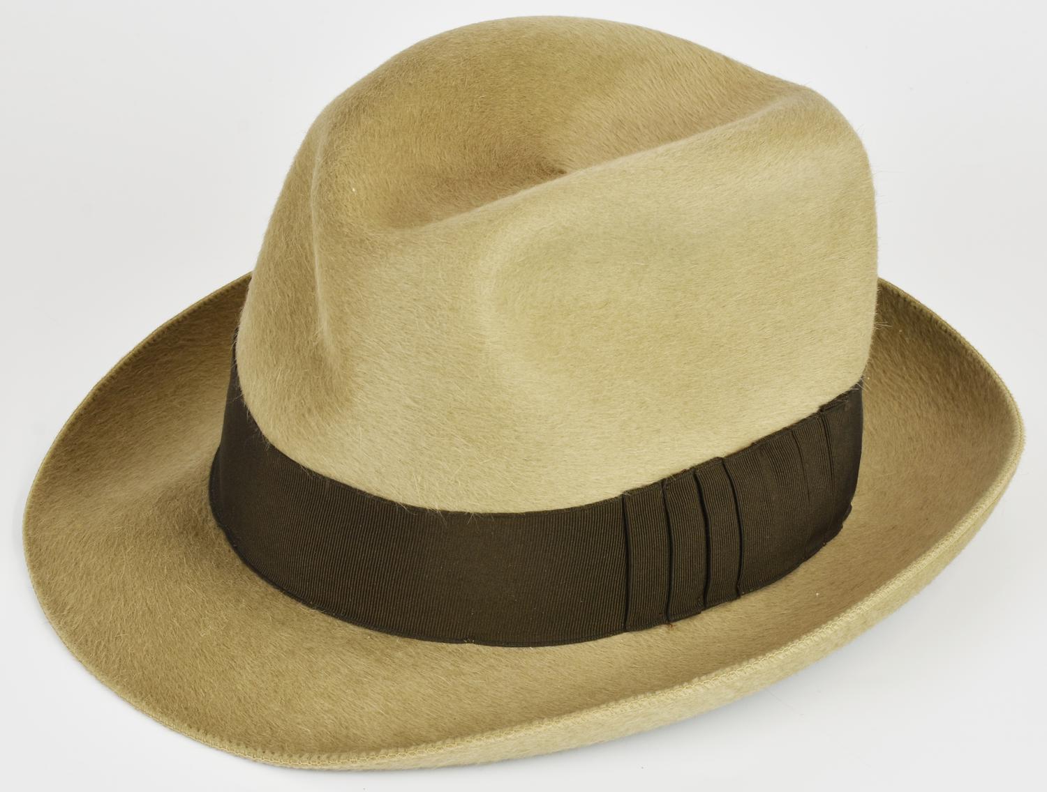 Borsalino HAT DESCRIPTION: Grey wool felt Borsalino hat with a medium brim...