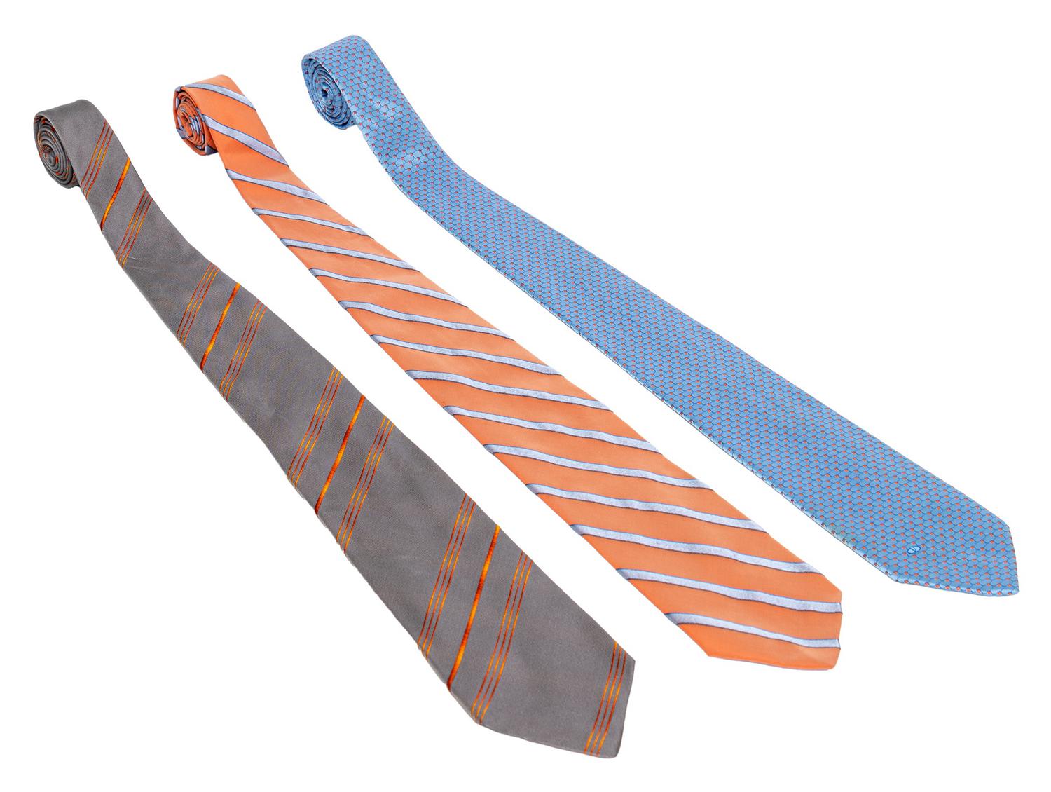 Valentino SET OF TIES DESCRIPTION: Enhance your professional look with this...