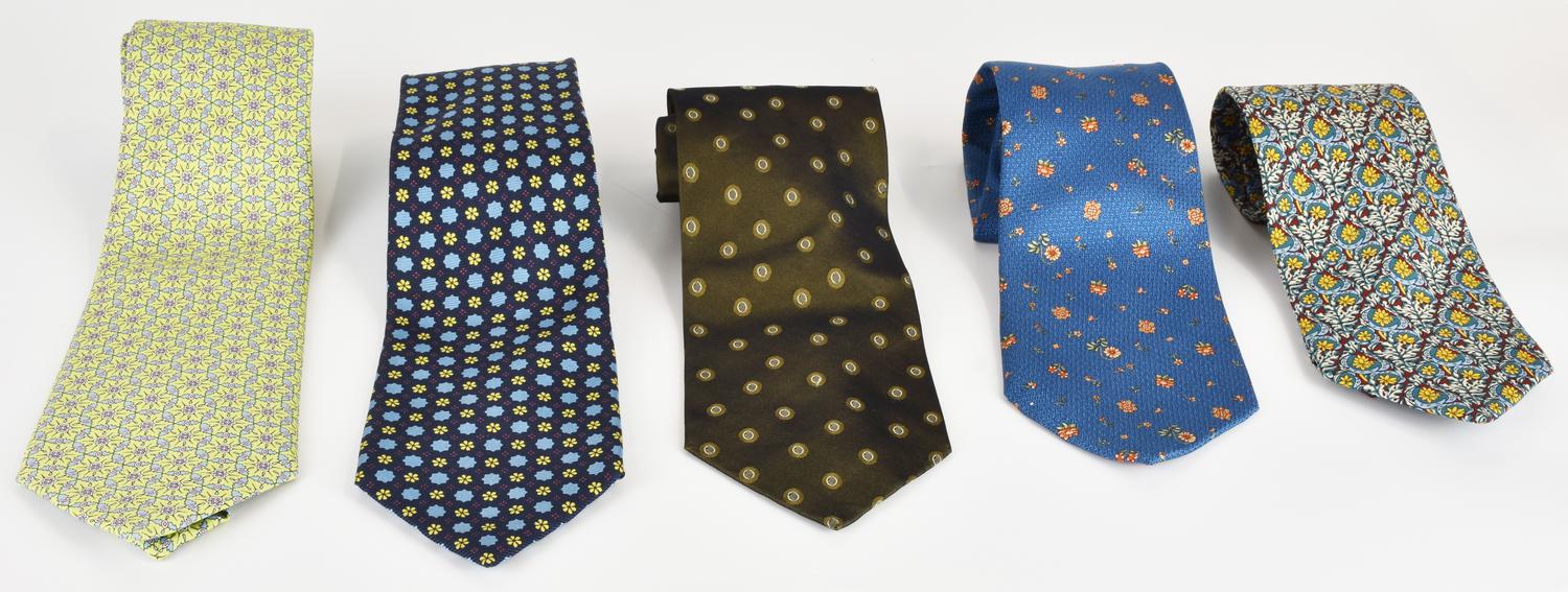 SET OF FIVE SILK TIES DESCRIPTION: GIORGIO ARMANI silk patterned tie. Made in...