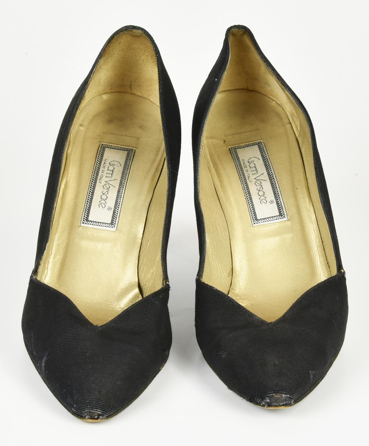 Gianni Versace DECOLLETE’ DESCRIPTION: Pumps with jewel heel. Heel height 9...