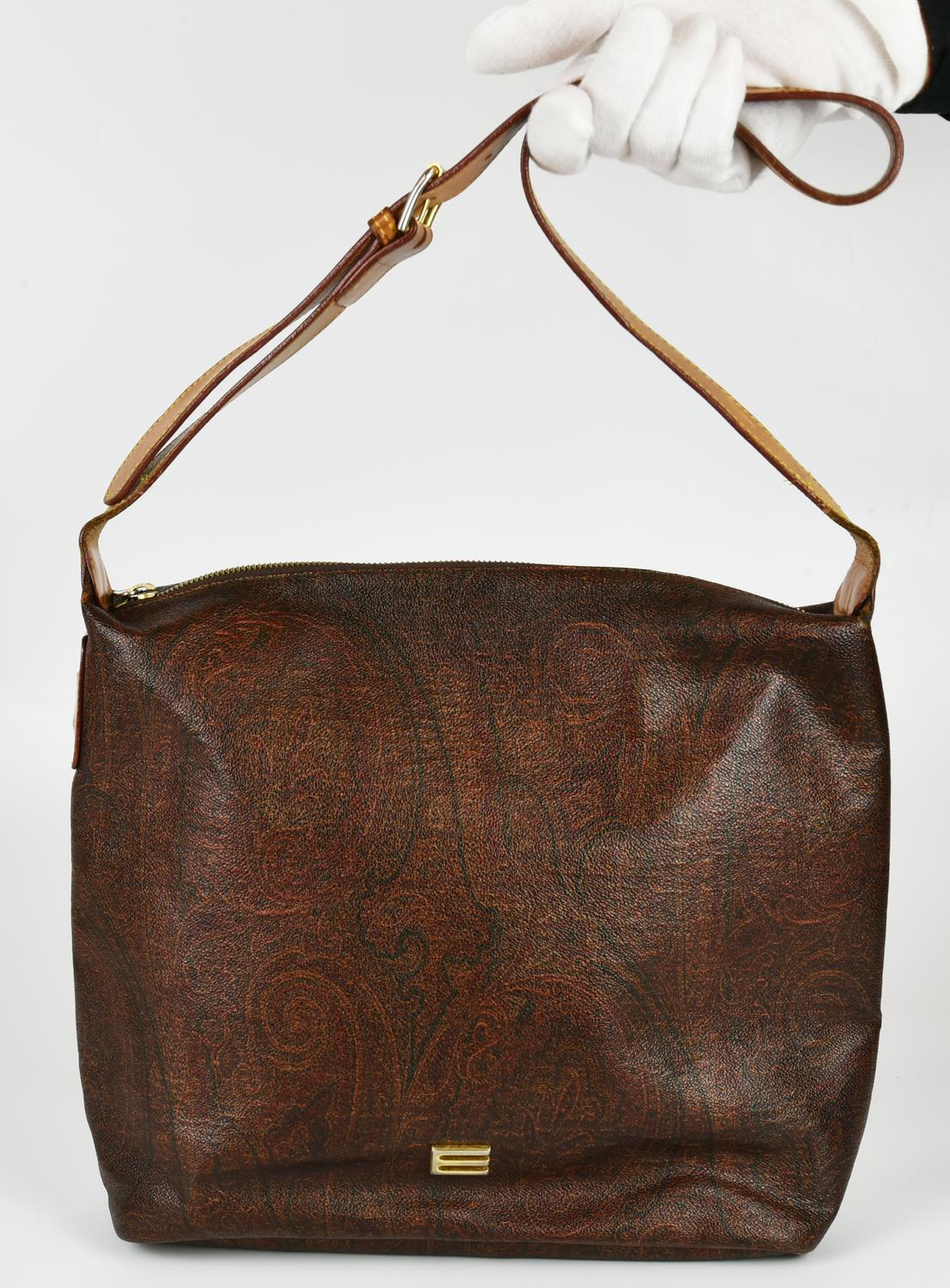 Etro SHOULDER BAG DESCRIPTION: Leather shoulder bag with paisley print,...