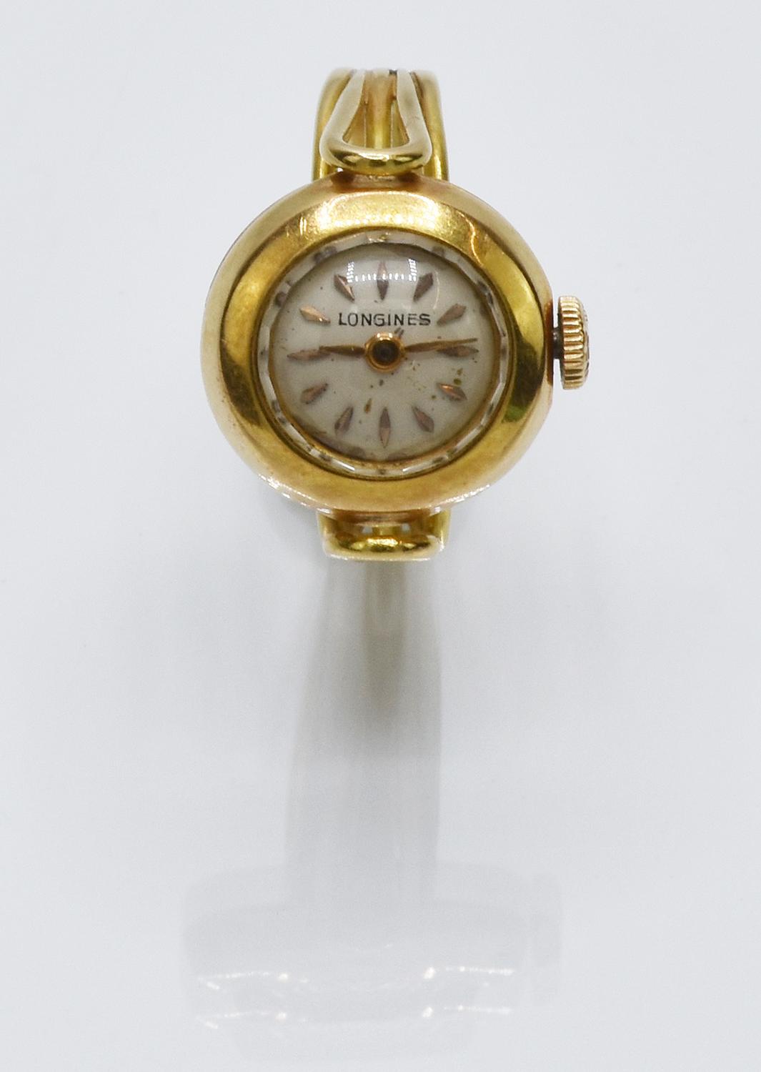 LONGINES RING WATCH 18K gold Longines ring watch. Case diameter: 15 mm....